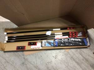 lot 5 image: ZipWall ZP4 Contains 4 10 ft. Steel Spring Loaded Poles 4-Heads, 4-Plates, 4-Tethers, 4-Grip Disks, 2-Zippers and 1-Carry Bag in good condition 