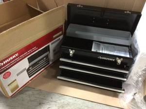 lot 11 image: 20 in. 3-Drawer Small Metal Portable Tool Box with Drawers and Tray by Husky in good condition 
