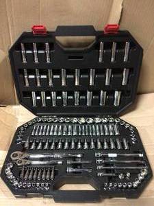 lot 19 image: 144-Position 14 in. and 38 in. Drive Mechanics Tool Set (125-Piece) by Husky in good condition 