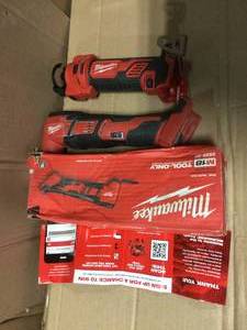 lot 49 image: M18 18-Volt Lithium-Ion Cordless Oscillating Multi-Tool (Tool-Only) by Milwaukee in good condition