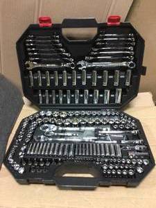Mechanics Tool Set (194-Piece) by Husky in good condition