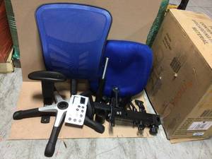 Articulate Mesh Office Chair in Blue by MODWAY in good condition
