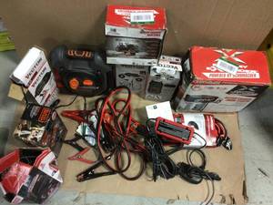 MIX LOT OF BATTERY CHARGERMAINTAINER