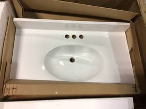 BATHROOM FAUCET 3 HOLES WHITE in good condition