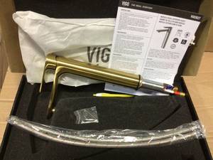 Norfolk Single Hole Single-Handle Vessel Bathroom Faucet in Matte Gold by VIGO in good condition