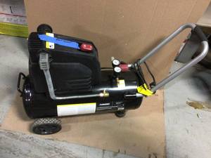 8G 150 PSI Hotdog Air Compressor by Husky in good condition
