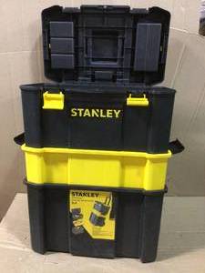 Essential 19 in. 3-in-1 Detachable Mobile Work Box by Stanley in good condition