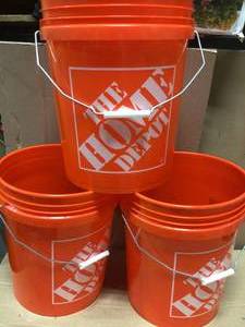 The Home Depot 5 Gal. Homer Bucket (3-Pack) in good condition