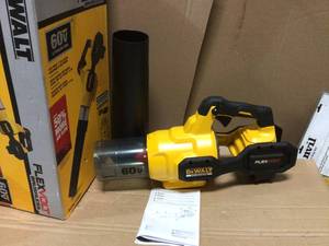 Dewalt 125 MPH 600 CFM FLEXVOLT 60V MAX Lithium-Ion Cordless Axial Blower Tool Only&nbsp in good condition