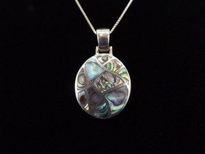 .925 Sterling Silver Inlayed Abalone Pendant Necklace