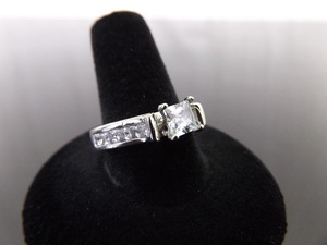 .925 Sterling Silver Square Cut Crystal Ring Size 9