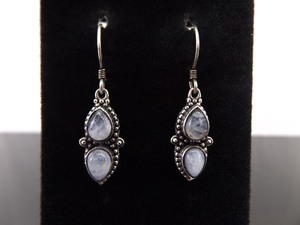 .925 Sterling Silver Art Nouveau Jade Pear Cabochon Hook Latch Earrings