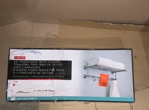 lot 27 image: Assorted shower accessories see pics