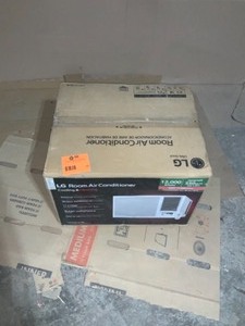 lot 41 image: LG electronics 12,000 BTU 230-Volt Window Air Conditioner with Heat not used see pics