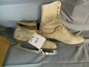 Ice Skates, Unknown size...