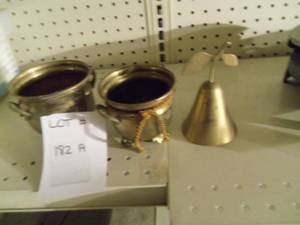 Set of 2 brass bowls and pear bell...