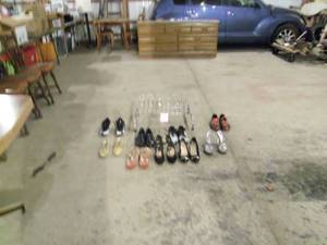 Shoe Rack with 9 pairs of shoes Var...