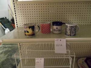 4 decorative coffee cups...