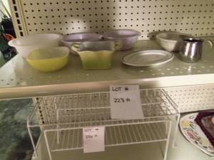 2 plastic bowls, cream server, 2 gl...