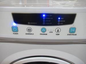 lot 12 image: Magic Chef Compact 3.5 cu. ft. Electric Dryer in White MCSDRY35W