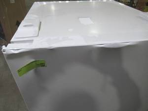 lot 135 image: Magic Chef 10.1 cu. ft. Top Freezer Refrigerator in White HMDR1000WE