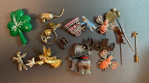 Collection of 15 Different Fashion Pins