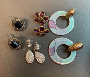 Four Different Pair Fashion Earrings