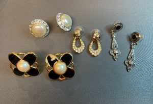 Four Different Pair Fashion Earrings