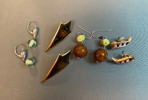 Four Different Pair Fashion Earrings