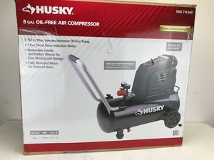 lot 1 image: Husky 8-Gallon Air Compressor