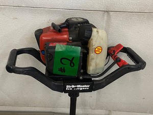 lot 2 image: StrikeMaster Solo-137 Ice Auger