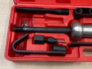 lot 13 image: Commercial Auto-body Slide-Hammer Set With Case