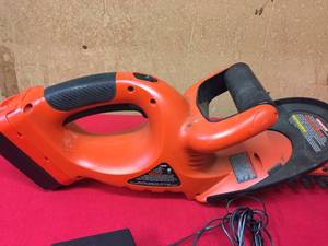 lot 88 image: Black and Decker Rechargeable Hedge Trimmer