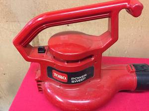 lot 90 image: Toro Power Sweep Leaf Blower