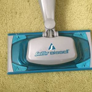 lot 151 image: Bissell Electric Swiffer