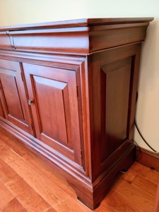 lot 2 image: Beautiful Nichols and Stone Buffet
