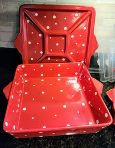 lot 16 image: Temptations Red Polka Dot Bakeware