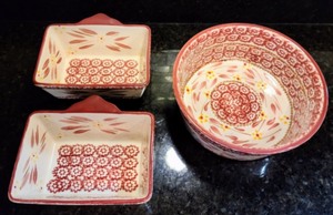 lot 17 image: Temptations Bakeware