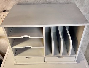 lot 185 image: Wood White Organizer