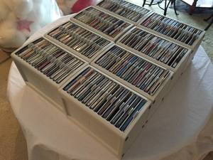 lot 256 image: Large Lot of CDs in Stackable Storage Cases