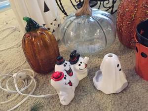 lot 281 image: Large Halloween Decoration Lot