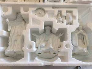 lot 290 image: Department 56 Nativity Set