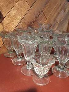 lot 295 image: Assorted Sundae Glassware