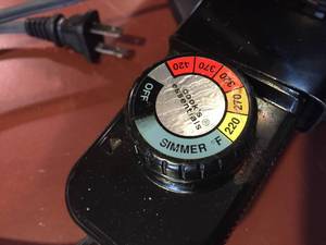 lot 355 image: Cooks Essentials Electric Cooker