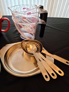 lot 53 image: Variety of Kitchen Items