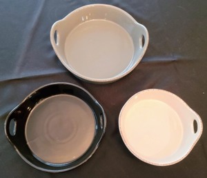 lot 55 image: Technique Bakeware Set
