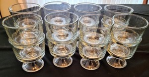 lot 57 image: Clear Glass Dessert Cup Set
