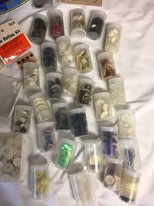 lot 422 image: Large Button Lot