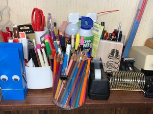 lot 374 image: Office Supply Lot