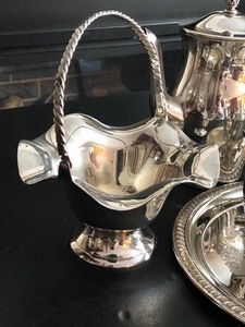 lot 530 image: Beautiful Silver Plate Items